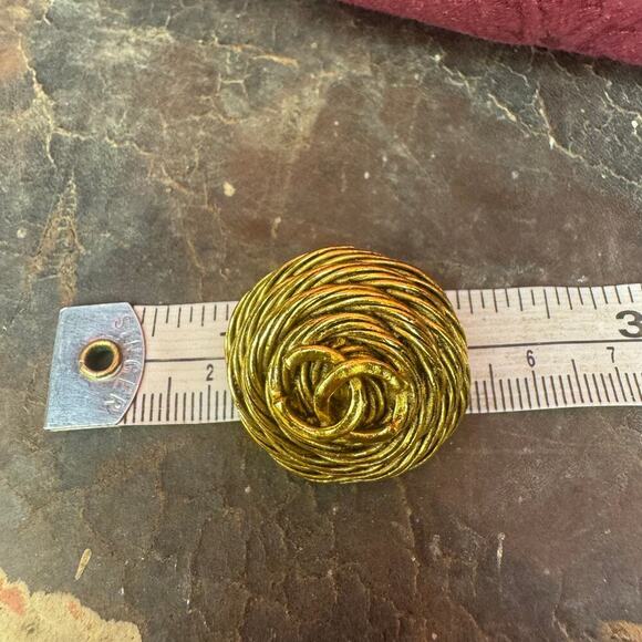 Chanel Vintage CC Woven Button Clip On Earrings 24k Gold Plated 94A Authentic - Picture 3 of 4